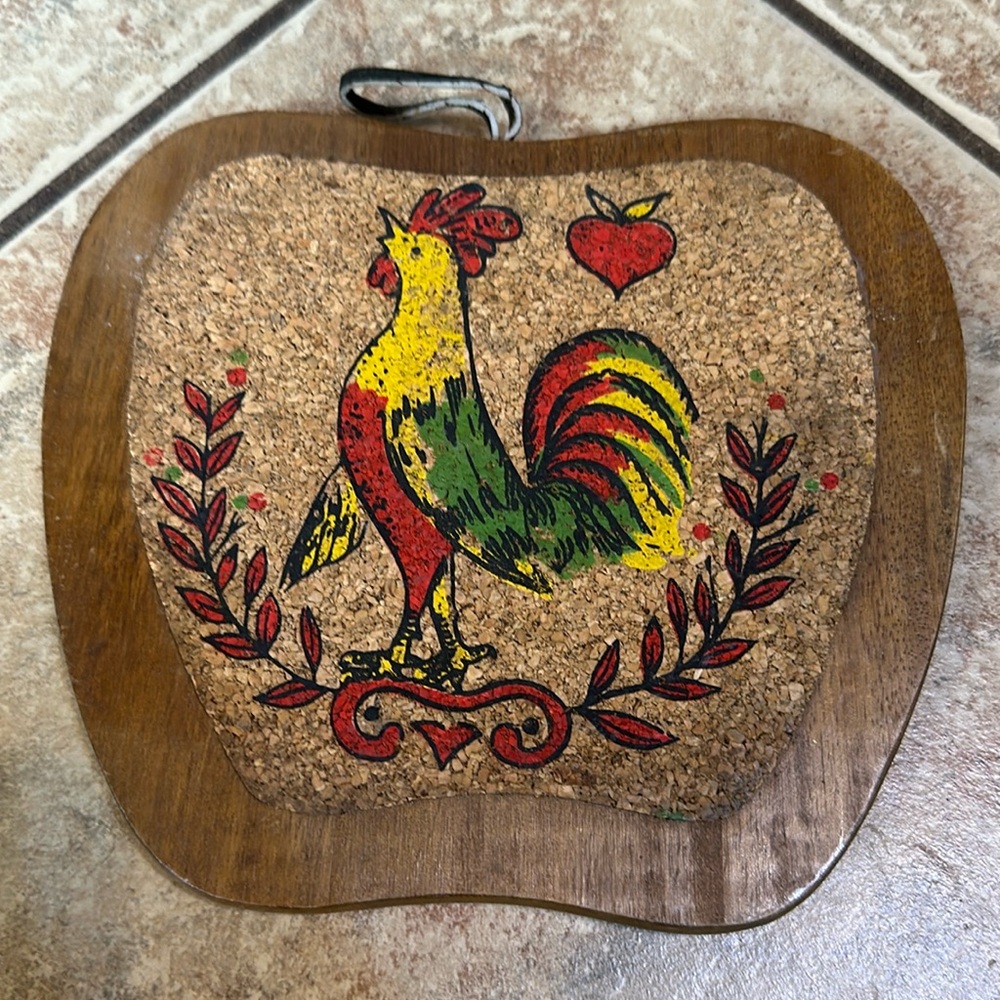 Vintage Cork‎ / wood Folk Art Hand Painted Trivet Hot Pad Rooster Apple